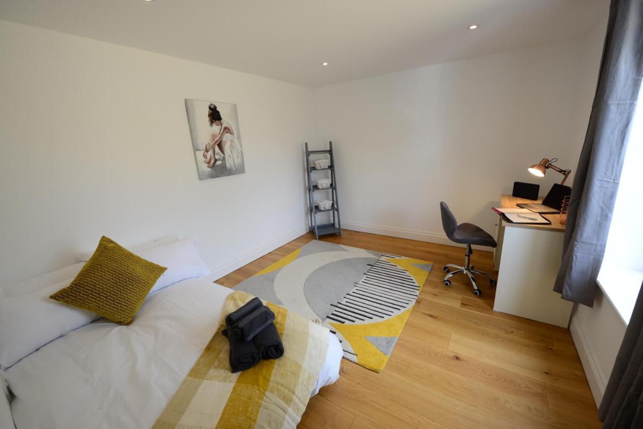Rollestone New Forest Salisbury Bagian luar foto